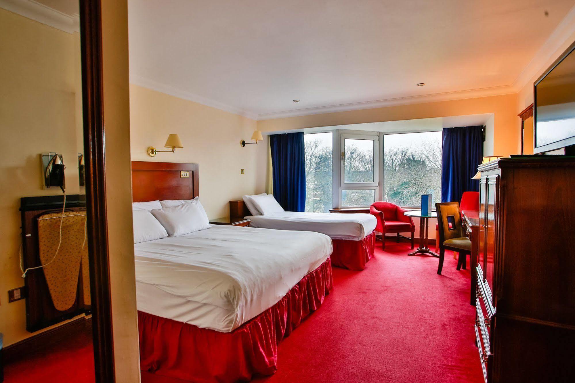 Maldron Hotel Merrion Road Dublin Exterior foto