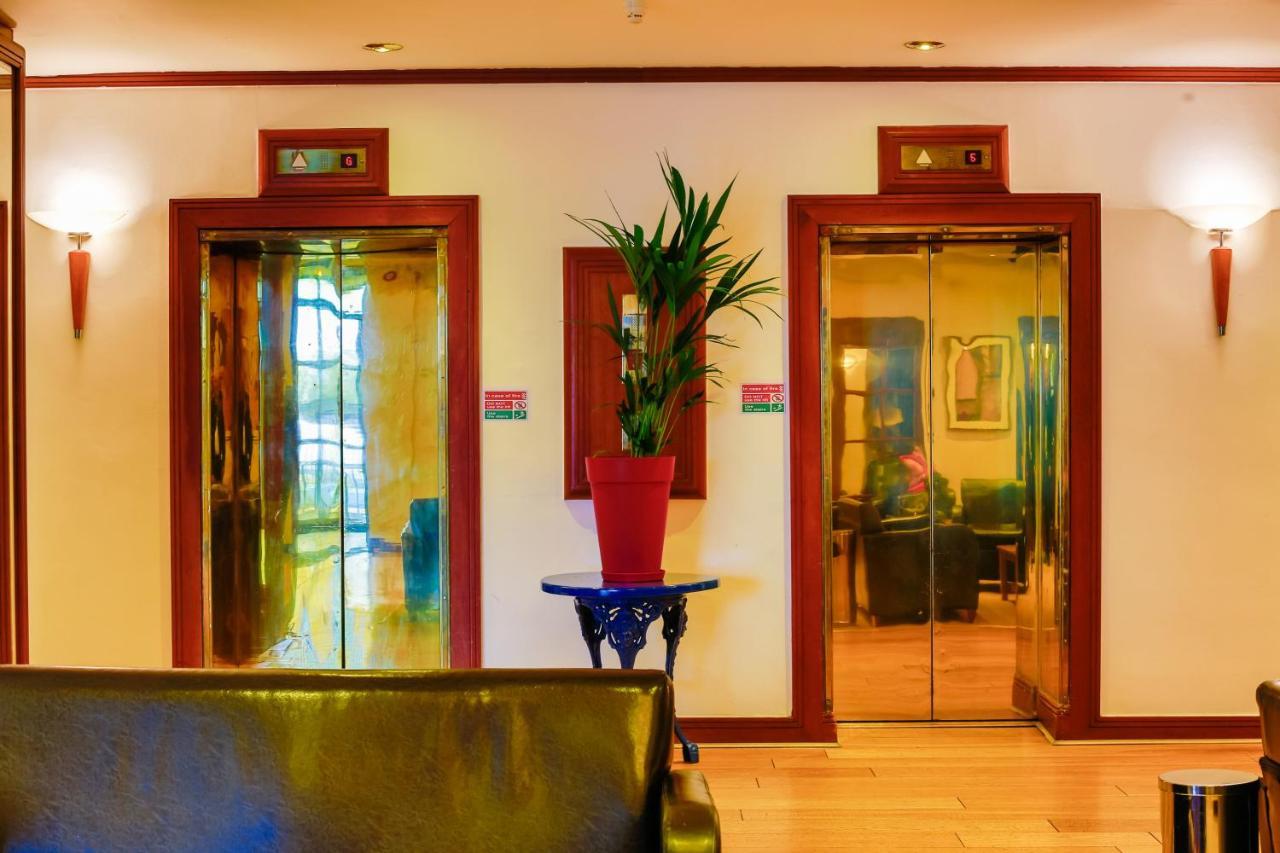 Maldron Hotel Merrion Road Dublin Exterior foto