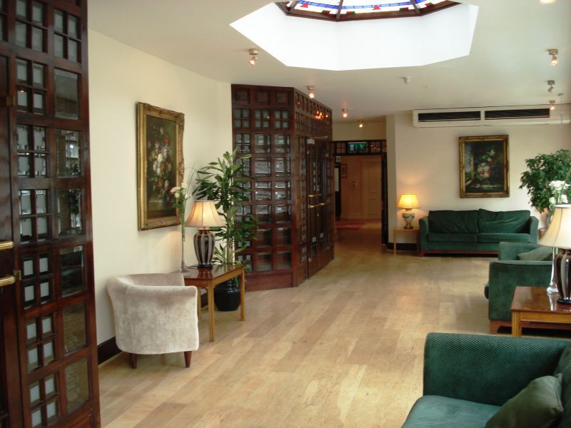 Maldron Hotel Merrion Road Dublin Exterior foto